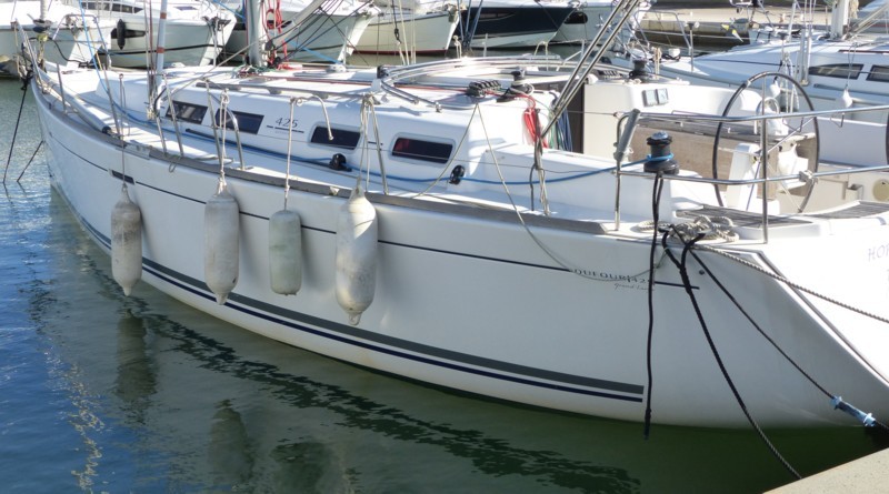 Dufour 425 - 2.jpg
